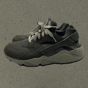 Nike air huarache shoes